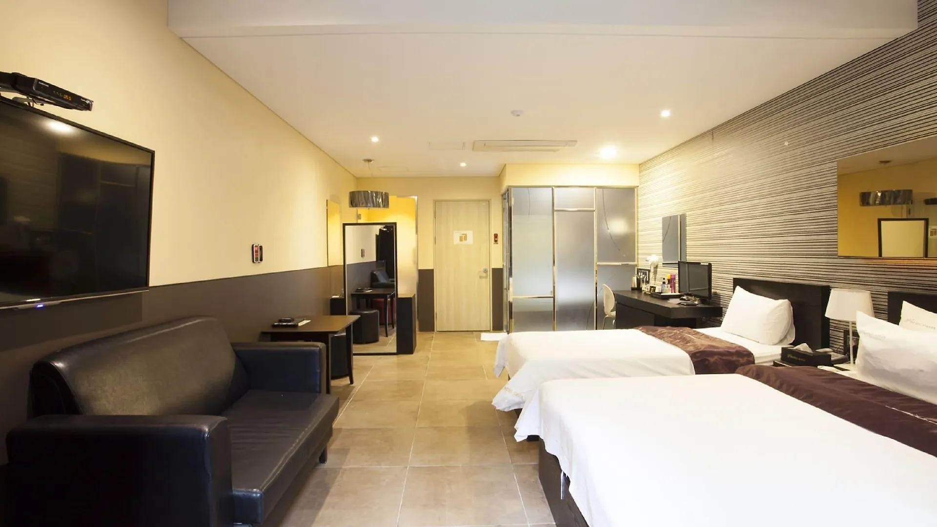 Hotel Pavia Bucheon 2*,